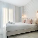 Stunning 3br 2bth With Parking And Jacuzzi *