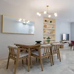Stunning 3br 2bth With Parking And Jacuzzi Appartement *
