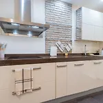 Appartement Stunning 3br 2bth With Parking And Jacuzzi *