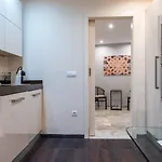 Stunning 3br 2bth With Parking And Jacuzzi Appartement Sevilla