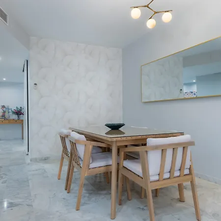 Stunning 3br 2bth With Parking And Jacuzzi