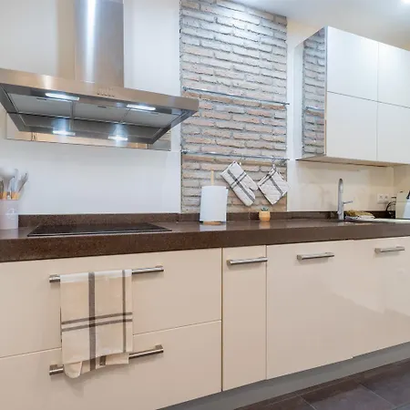 شقة Stunning 3br 2bth With Parking And Jacuzzi *