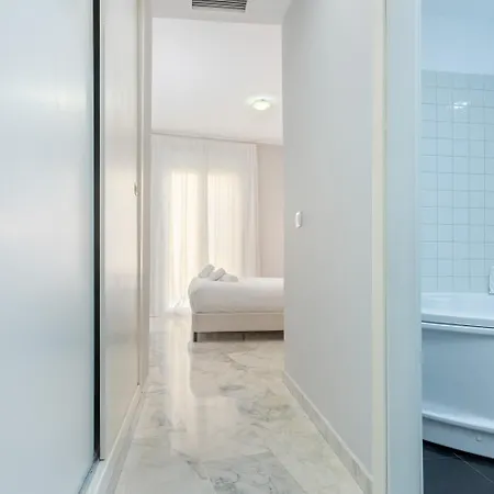 Stunning 3br 2bth With Parking And Jacuzzi شقة إشبيلية