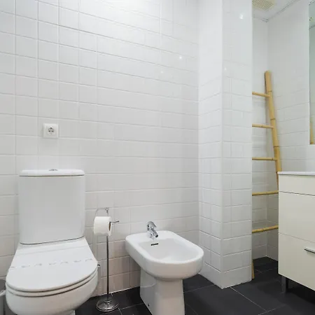 Stunning 3br 2bth With Parking And Jacuzzi *