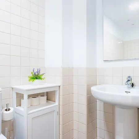 Stunning 3br 2bth With Parking And Jacuzzi إشبيلية