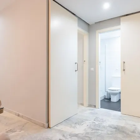 Stunning 3br 2bth With Parking And Jacuzzi شقة إشبيلية